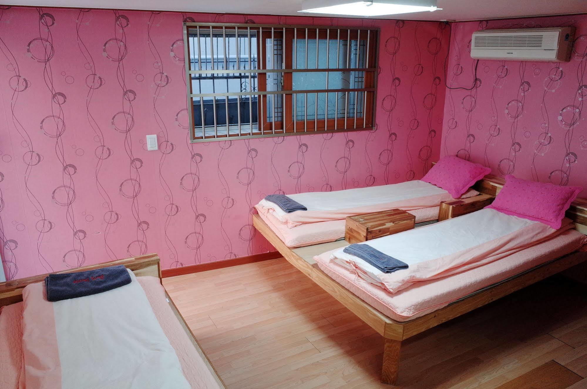 بيت شباب Bong Backpackers سيول المظهر الخارجي الصورة